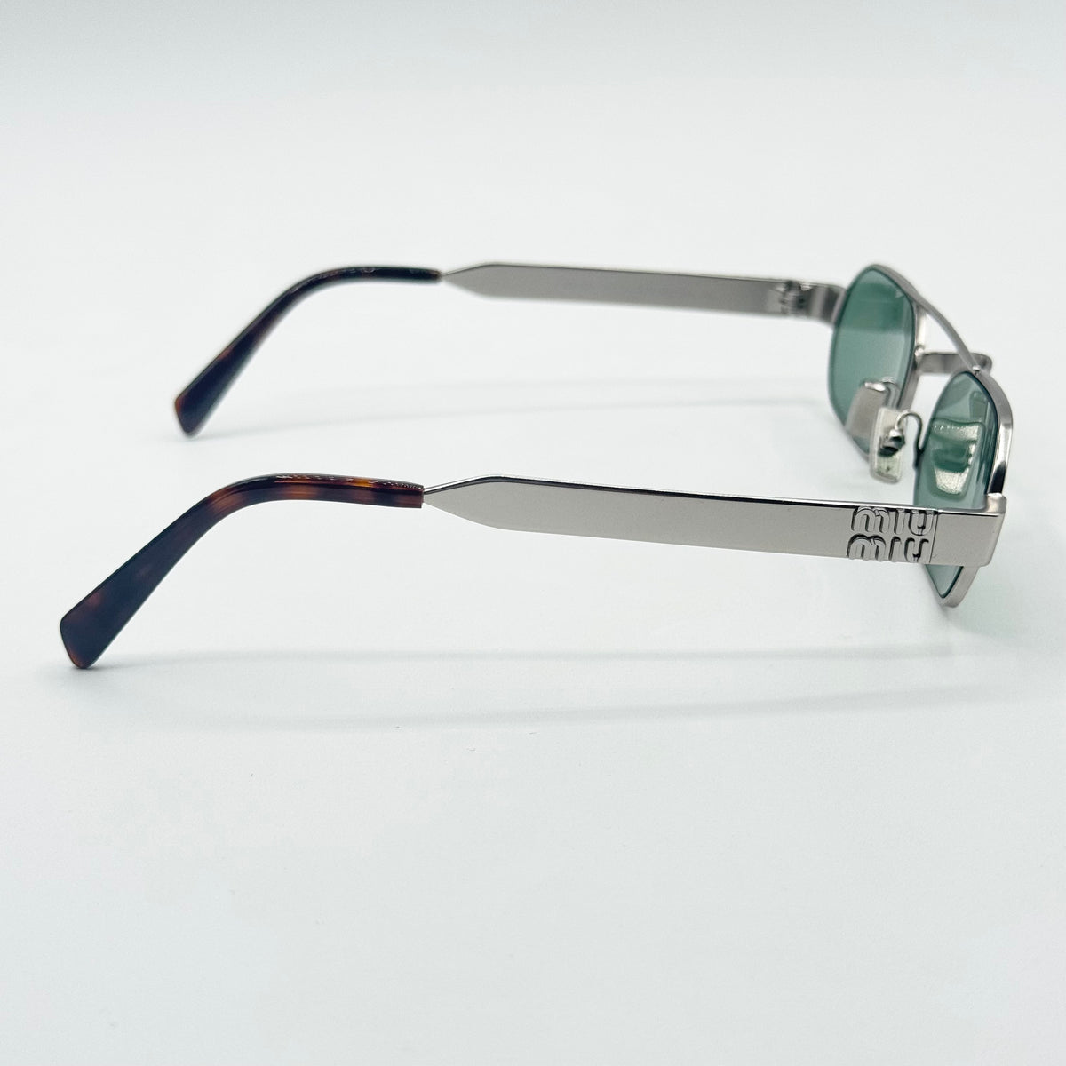 MiuMiu SMU B52 — Fianco