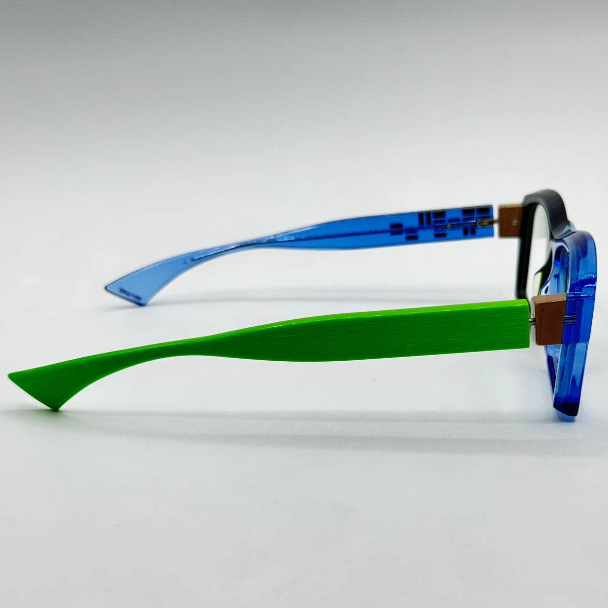 Piero Massaro PM929 — Fianco